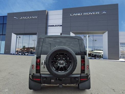 Certified 2025 Land Rover Defender 110 X-Dynamic SE image 4