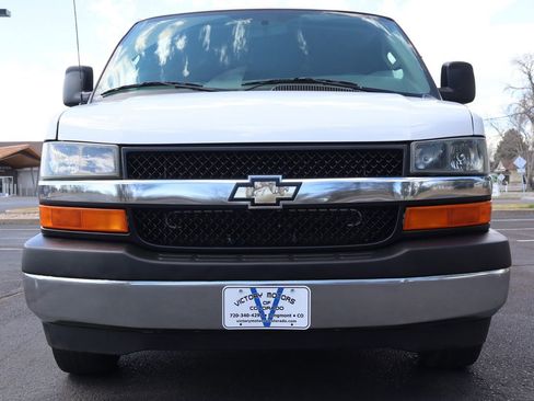 Used 2017 Chevrolet Express 3500 LT w/ LT Preferred Equipment Group image 13