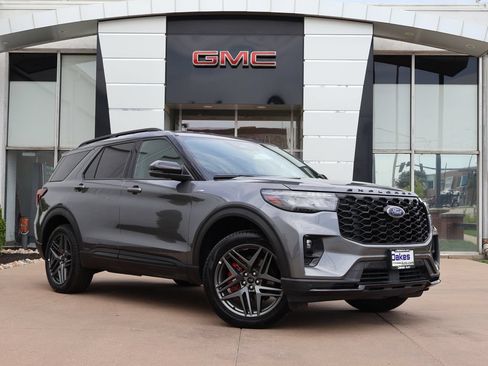 Used 2025 Ford Explorer ST-Line w/ ST-Line Street Pack AWD/4WD image 1