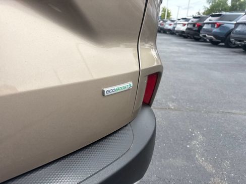 Used 2020 Ford Escape SE FWD image 11