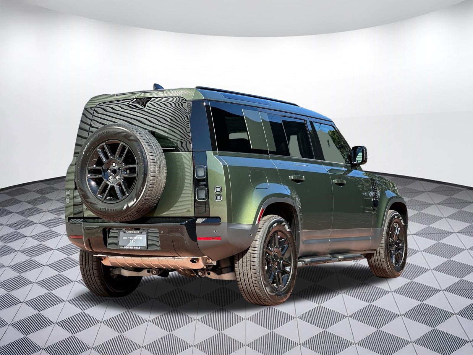 New 2026 Land Rover Defender 110 S AWD/4WD image 9