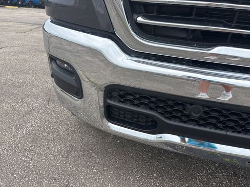 New 2026 RAM 1500 Laramie AWD/4WD image 9
