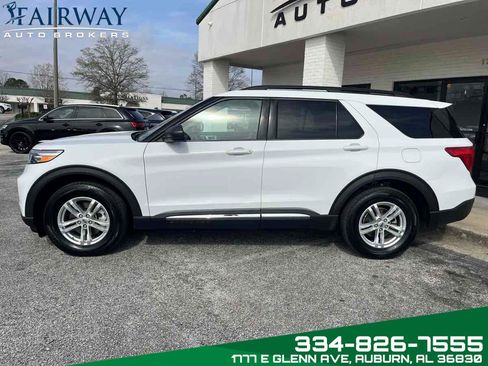 Used 2023 Ford Explorer XLT w/ Equipment Group 202A image 9