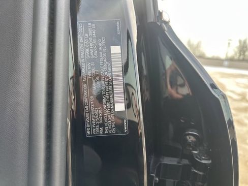 Certified 2025 Volvo XC90 B5 Plus image 34