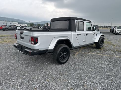 Used 2022 Jeep Gladiator Sport AWD/4WD image 12