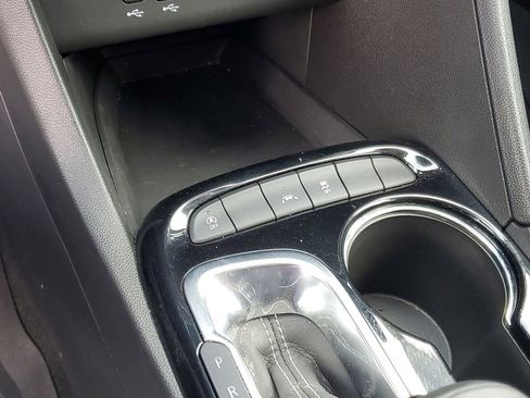 Used 2024 Buick Encore GX Preferred image 18