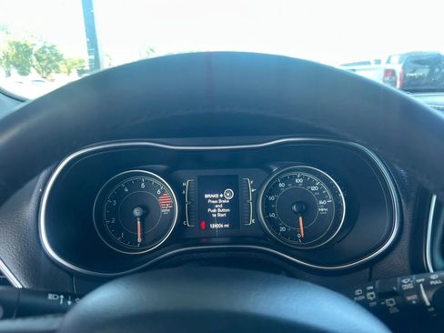 Used 2020 Jeep Cherokee Latitude Plus AWD/4WD image 20