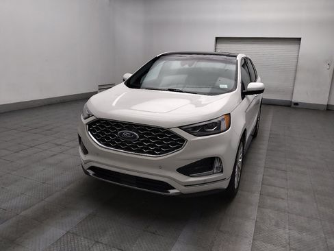 Used 2020 Ford Edge Titanium w/ Equipment Group 301A FWD image 15