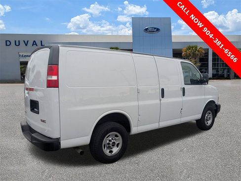 Used 2023 GMC Savana 2500 w/ Driver Convenience Package image 4