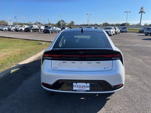 New 2026 Toyota Prius XLE image 6