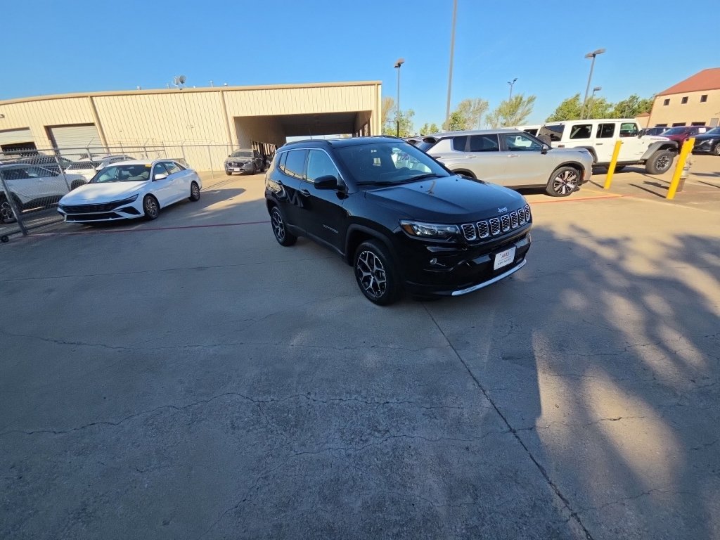 Used 2026 Jeep Compass Limited AWD/4WD image 6
