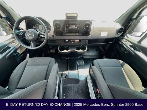 Used 2025 Mercedes-Benz Sprinter 2500 image 34