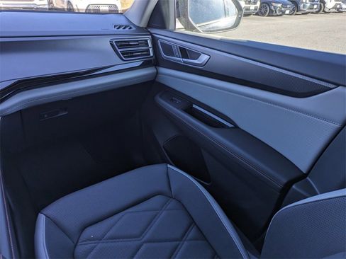 New 2024 Volkswagen Atlas Peak Edition SEL image 17