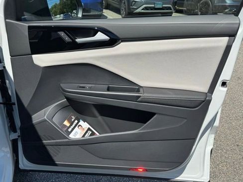 New 2025 Volkswagen Taos S image 26