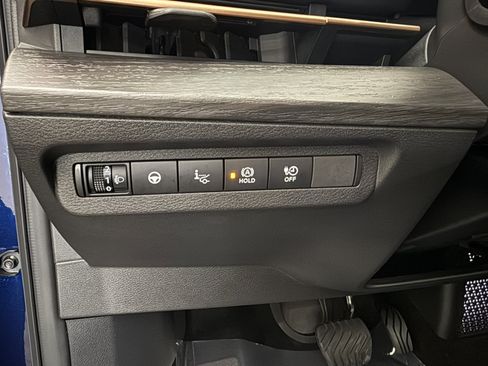 Used 2023 Nissan Ariya AWD image 21