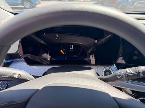 Used 2025 Chevrolet Trax LT image 39