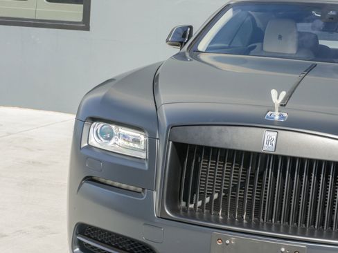 Used 2016 Rolls-Royce Wraith RWD image 28