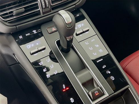 New 2026 Porsche Macan S image 18