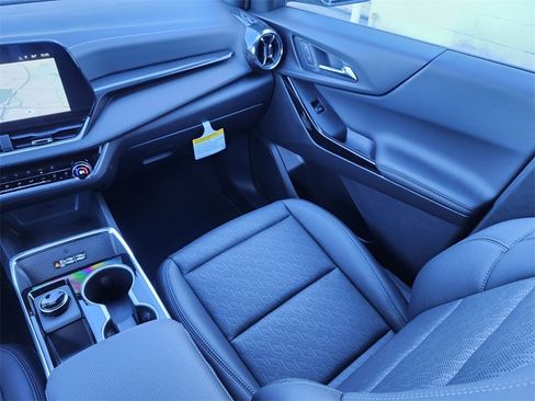 New 2026 Chevrolet Equinox LT w/ Convenience Package II image 15