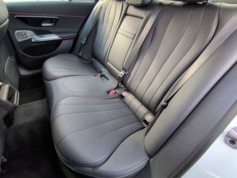 Used 2024 Mercedes-Benz E 350 4MATIC Sedan image 20