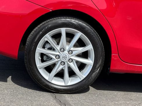 Used 2014 Toyota Prius V Five FWD image 33