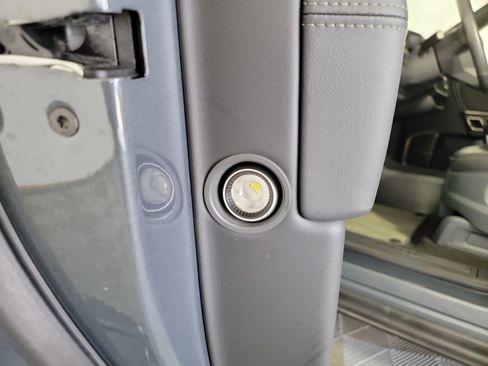 Used 2022 Rivian R1T Adventure AWD/4WD image 30