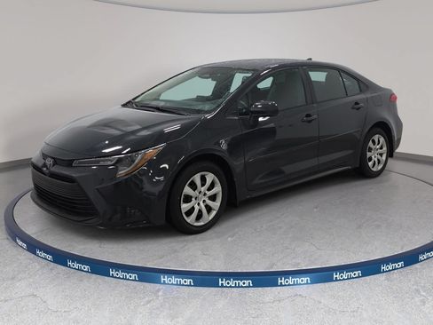 Used 2025 Toyota Corolla LE FWD image 1