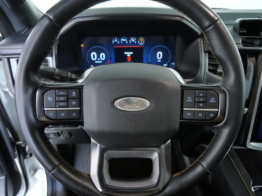 Used 2023 Ford Expedition Platinum AWD/4WD image 16