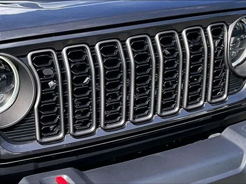Used 2024 Jeep Wrangler Unlimited Rubicon AWD/4WD image 29