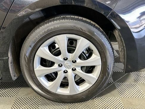 Certified 2023 Toyota Corolla LE image 28