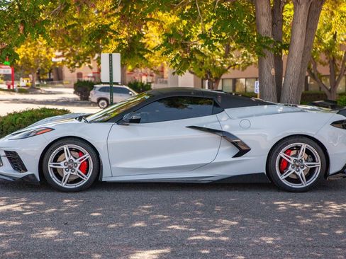Used 2021 Chevrolet Corvette Stingray Premium Conv w/ Z51 Performance Package image 8