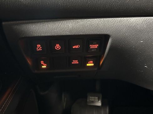 Used 2015 Nissan Pathfinder Platinum w/ Family Entertainment Package AWD/4WD image 19