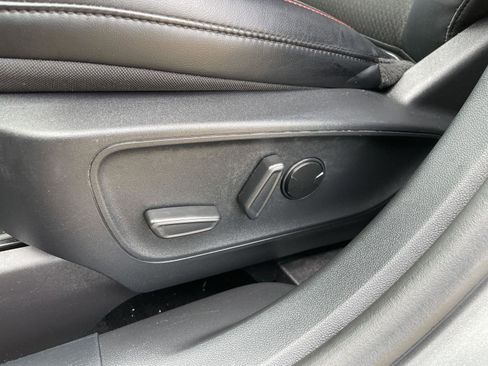 Used 2025 Ford Escape ST-Line AWD/4WD image 12
