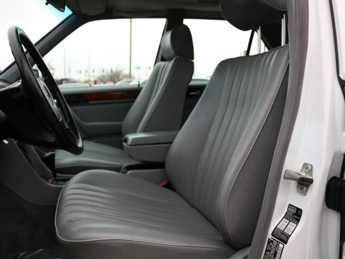 Used 1993 Mercedes-Benz 300 E 2.8 image 20