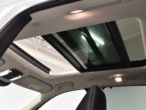 Certified 2026 INFINITI QX60 Luxe w/ Family Package image 4