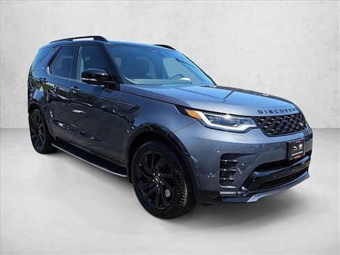 Used 2025 Land Rover Discovery Dynamic SE AWD/4WD image 3
