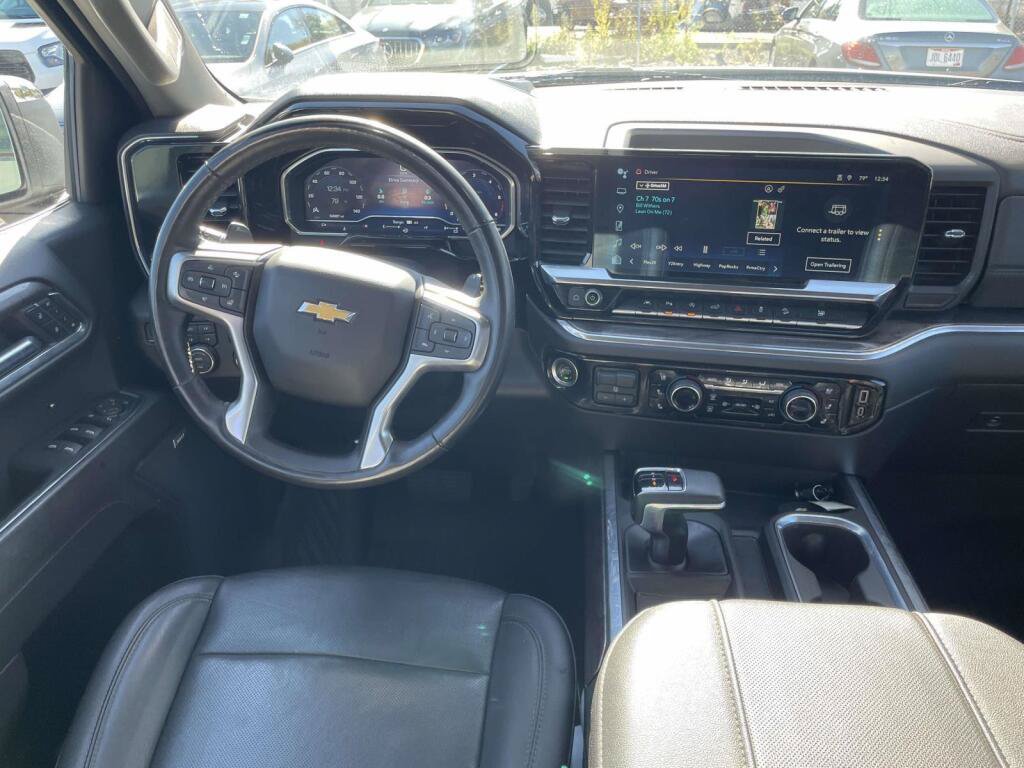 Used 2023 Chevrolet Silverado 1500 LTZ AWD/4WD image 2
