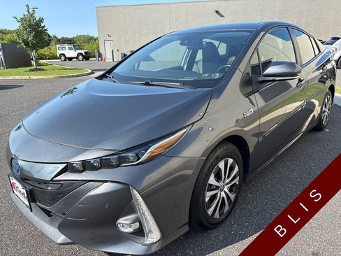 Used 2021 Toyota Prius Prime Limited FWD image 4