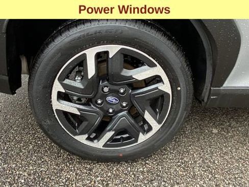 Used 2025 Subaru Forester Premium image 12