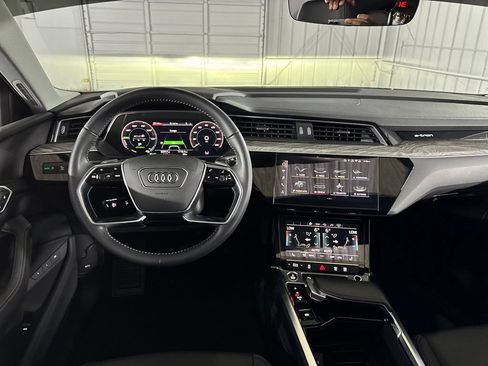 Used 2021 Audi e-tron Premium w/ Convenience Plus Package AWD/4WD image 27
