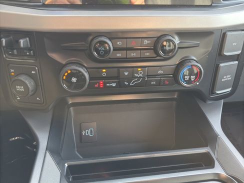 New 2026 Ford F250 XLT w/ XLT Premium Package image 32