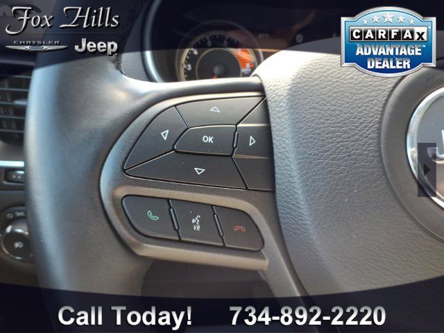Used 2019 Jeep Cherokee Trailhawk AWD/4WD image 17
