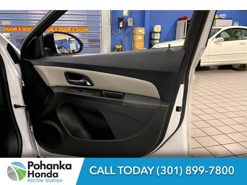 Used 2014 Chevrolet Cruze LS image 24