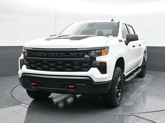 New 2026 Chevrolet Silverado 1500 Custom Trail Boss w/ LPO, Dark Essentials Package AWD/4WD video 3