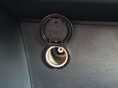 Used 2025 Nissan Pathfinder SV FWD image 20