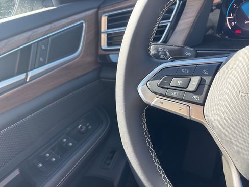 New 2026 Volkswagen Atlas SE image 17