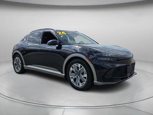 Used 2024 Genesis GV60 RWD image 9