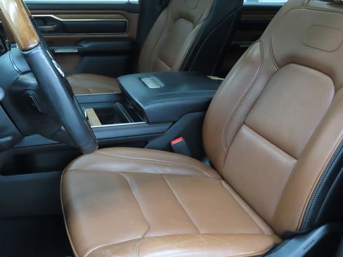 Used 2019 RAM 1500 Limited w/ Off Road Group AWD/4WD image 11