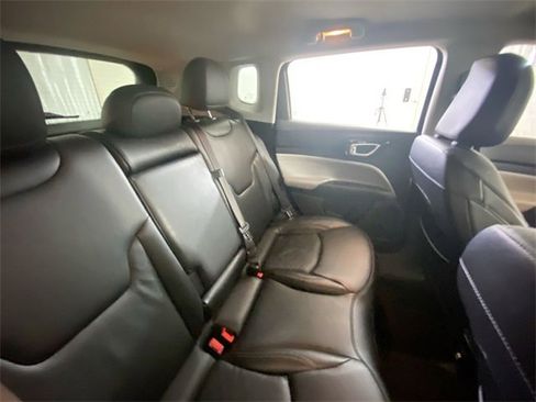 Used 2022 Jeep Compass Limited image 14