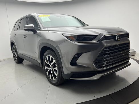 Used 2025 Toyota Grand Highlander AWD Hybrid image 2